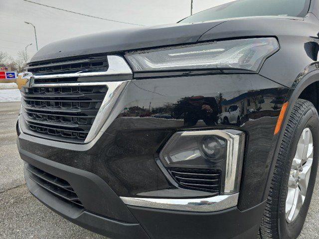 Used 2023 Chevrolet Traverse LS FWD image 9