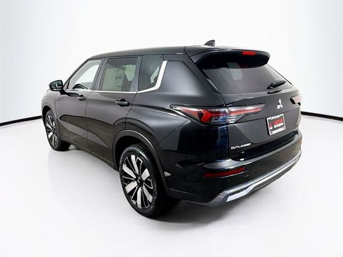 New 2026 Mitsubishi Outlander SE image 24