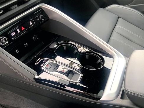 Used 2025 Audi Q5 Premium Plus w/ Premium Plus AWD/4WD image 25