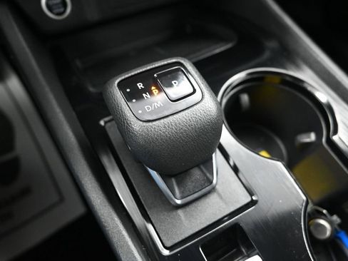 Used 2023 Nissan Rogue S AWD/4WD image 23