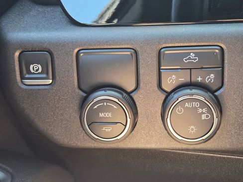 Certified 2025 Chevrolet Silverado 1500 LT image 21