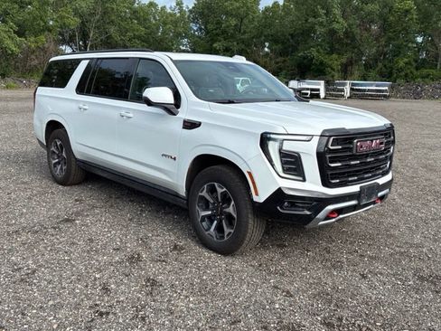 Used 2025 GMC Yukon XL AT4 Ultimate AWD/4WD image 4