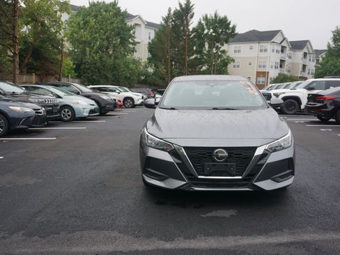 Used 2020 Nissan Sentra SV w/ Lighting Package FWD image 2