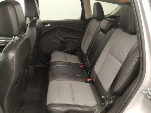 Used 2017 Ford Escape SE w/ SE Sport Appearance Package image 18