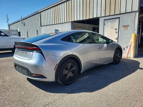 Used 2023 Toyota Prius LE image 8