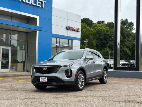 Used 2024 Cadillac XT4 Premium Luxury FWD image 16