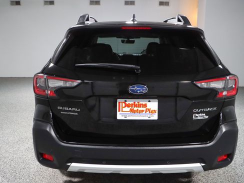 Used 2023 Subaru Outback Limited image 8