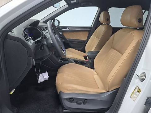Used 2023 Volkswagen Tiguan SE FWD image 6