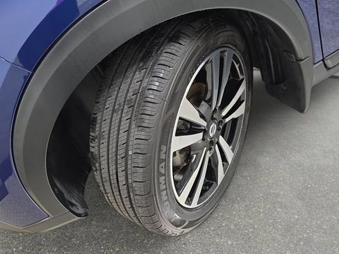 Used 2018 Nissan Kicks SV FWD image 29