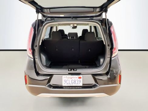 Certified 2023 Kia Soul S image 24