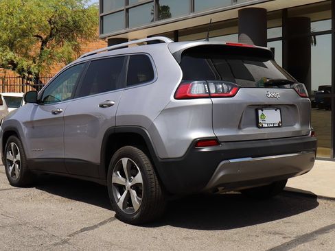 Used 2020 Jeep Cherokee Limited FWD image 9