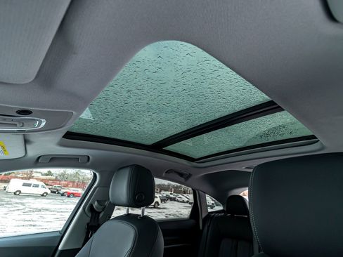 Used 2021 Audi e-tron Premium Plus w/ Premium Plus Package image 15