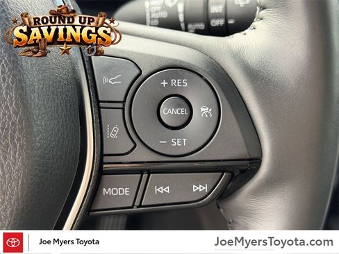 Used 2024 Toyota Venza Limited image 23