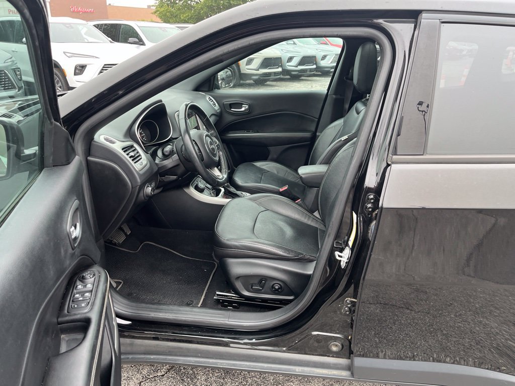Used 2021 Jeep Compass Latitude w/ Sun and Sound Group AWD/4WD image 6
