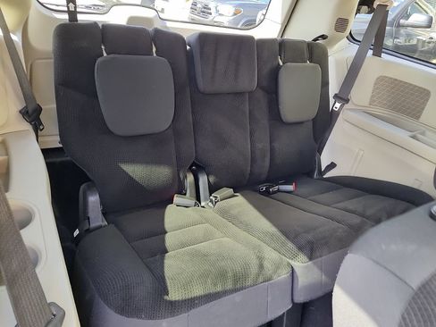Used 2019 Dodge Grand Caravan SE FWD image 15