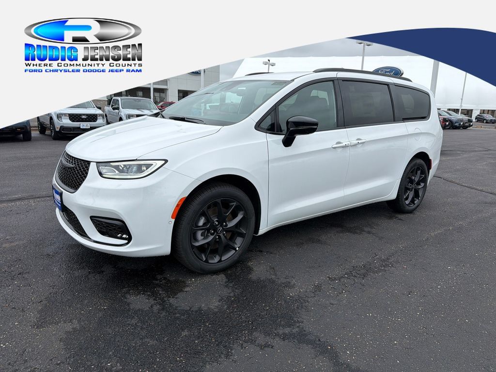 New 2026 Chrysler Pacifica Select w/ S Appearance Package AWD/4WD 360° Tour