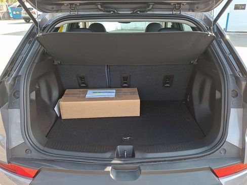 Certified 2023 Chevrolet Bolt EUV Premier w/ Super Cruise Package image 28