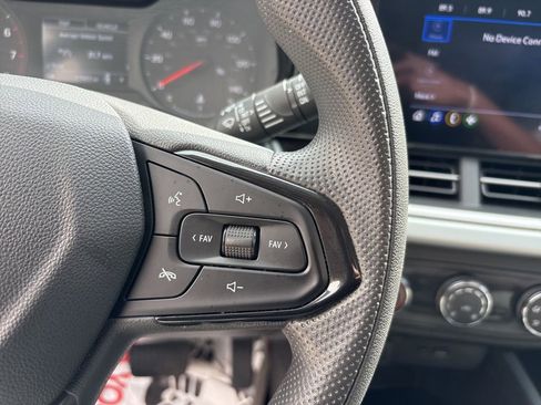 Used 2025 Chevrolet Trax LS FWD image 22