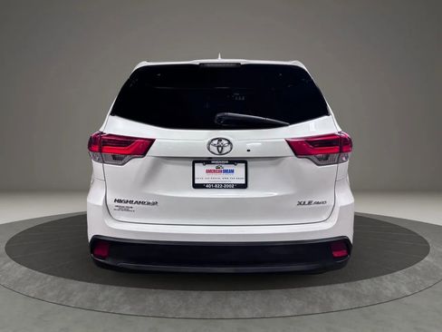 Used 2019 Toyota Highlander XLE image 4