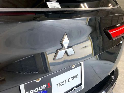 Used 2023 Mitsubishi Outlander ES FWD image 59