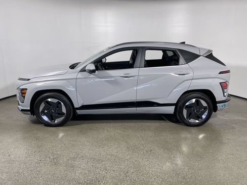 Used 2025 Hyundai Kona Limited FWD image 6