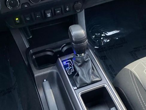 Used 2021 Toyota Tacoma TRD Off-Road image 14