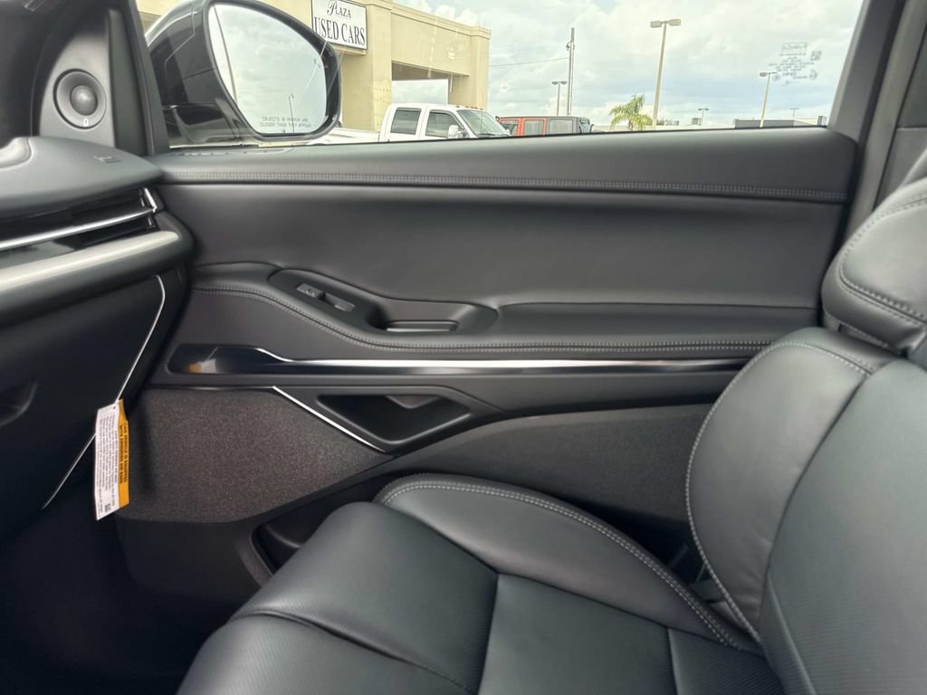 New 2026 Lincoln Navigator Reserve w/ Jet Appearance Package AWD/4WD image 23