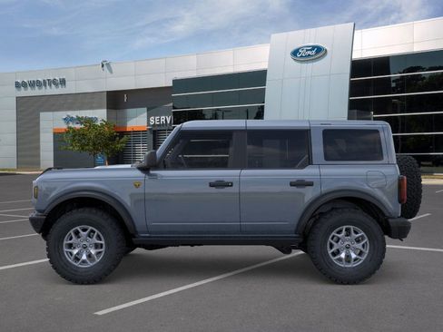 New 2025 Ford Bronco Badlands image 3