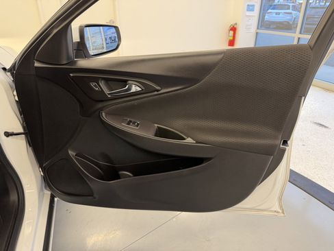 Used 2020 Chevrolet Malibu LS image 36