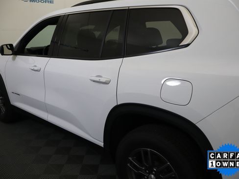 Used 2025 GMC Acadia Elevation FWD image 11
