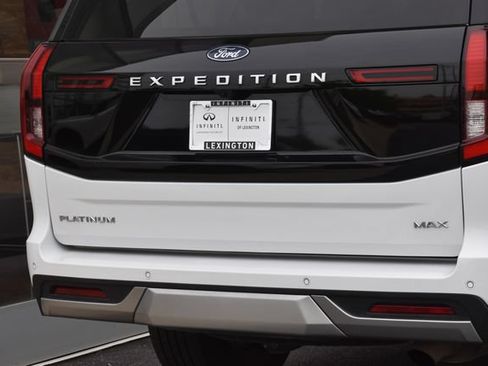 Used 2025 Ford Expedition Max Platinum AWD/4WD image 30