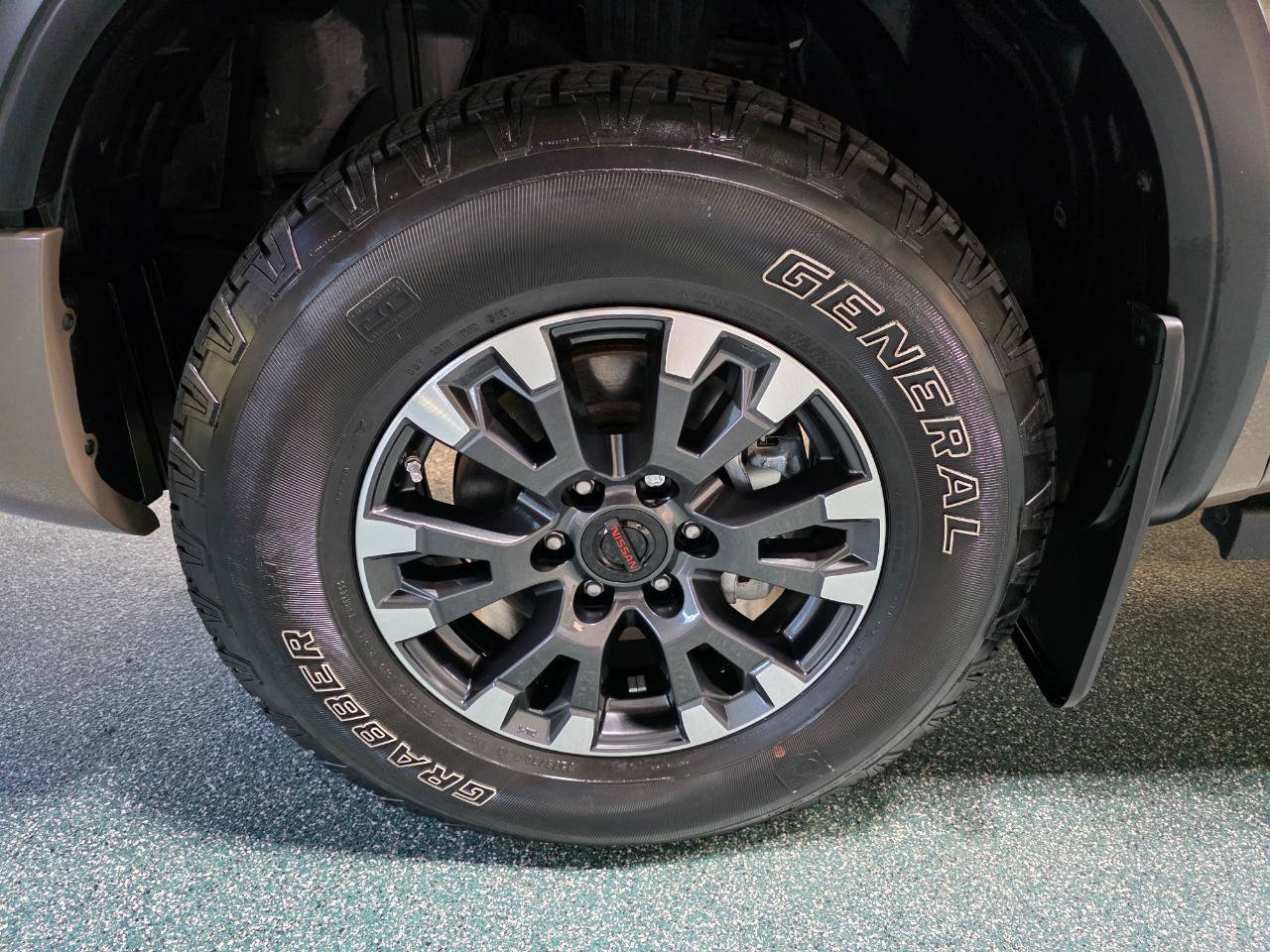 Used 2022 Nissan Titan PRO-4X w/ Pro-4x Convenience Package AWD/4WD image 12