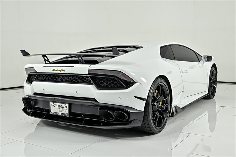 Used 2016 Lamborghini Huracan LP 580-2 RWD image 10
