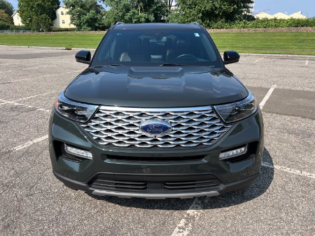 Certified 2023 Ford Explorer Platinum w/ Technology Package AWD/4WD image 4