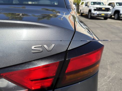Used 2023 Nissan Altima 2.5 SV FWD image 39