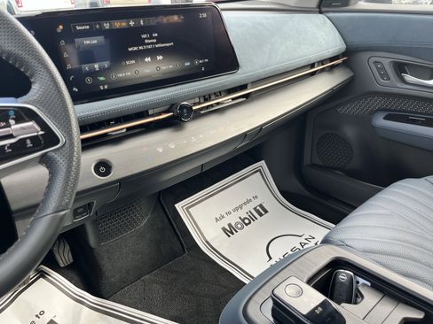 Used 2024 Nissan Ariya AWD image 27