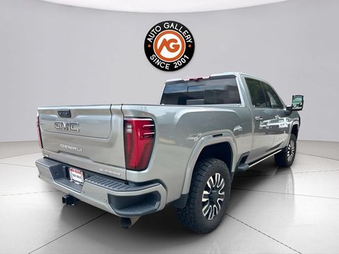 Used 2025 GMC Sierra 2500 Denali Ultimate AWD/4WD image 3