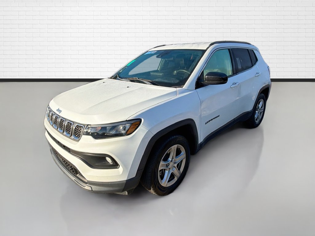 Used 2023 Jeep Compass Latitude AWD/4WD image 5