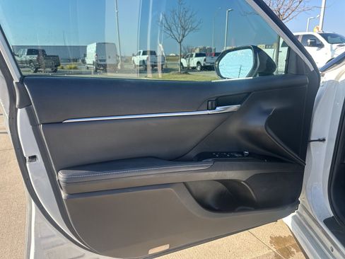 Used 2020 Toyota Camry XSE image 10