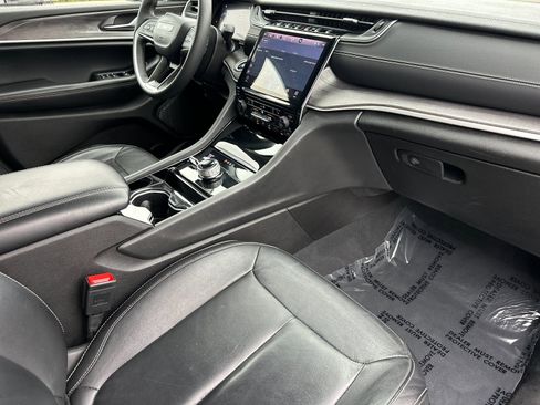 Used 2023 Jeep Grand Cherokee L Limited image 16
