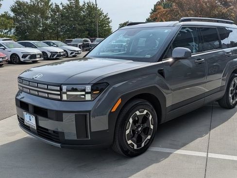 Used 2025 Hyundai Santa Fe SEL image 2