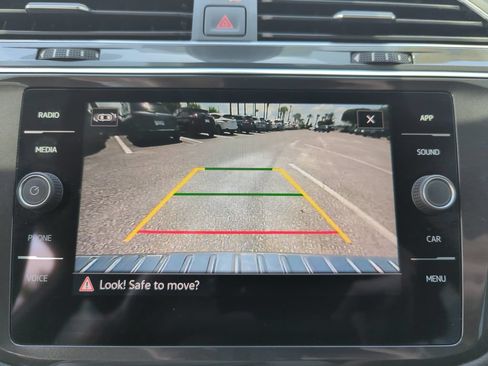 Used 2022 Volkswagen Tiguan SE FWD image 37