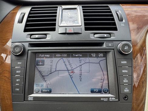 Used 2011 Cadillac DTS Platinum image 20