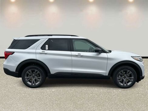 New 2026 Ford Explorer Active w/ Active Comfort Package image 4