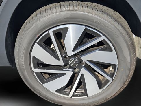 Certified 2025 Volkswagen Atlas SE FWD image 28
