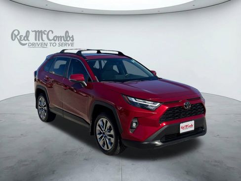Used 2023 Toyota RAV4 XLE Premium image 7