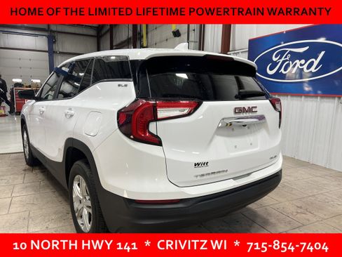 Used 2024 GMC Terrain SLE image 3