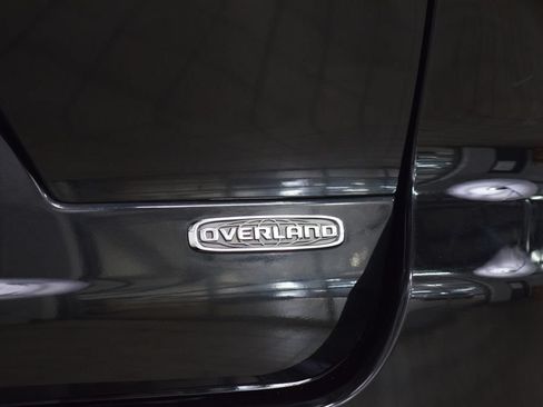 Used 2021 Jeep Grand Cherokee L Overland w/ Luxury Tech Group IV AWD/4WD image 19