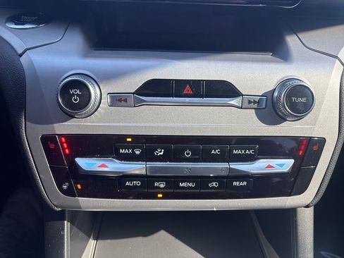 Used 2023 Ford Explorer XLT w/ Equipment Group 202A image 28