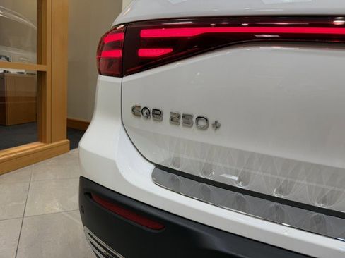 Certified 2024 Mercedes-Benz EQB 250+ image 6